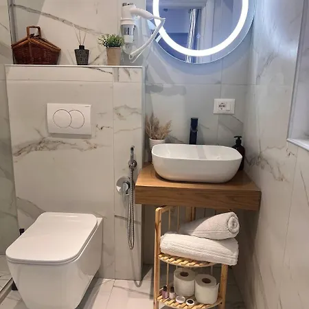 Bllok Scandi 2 Self -check-in Tirana