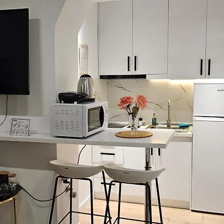 Bllok Zone -Scandi Apt Nr -2 Tirana -Self Check-In Apartment