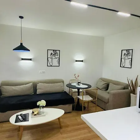 Bllok Zone -scandi Family Nest - -self Check-in Appartamento *