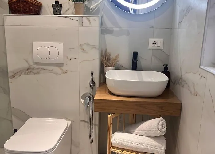 Bllok Scandi 2 Self -check-in Τίρανα