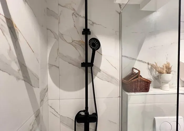 Bllok Scandi 2 Self -check-in * Τίρανα